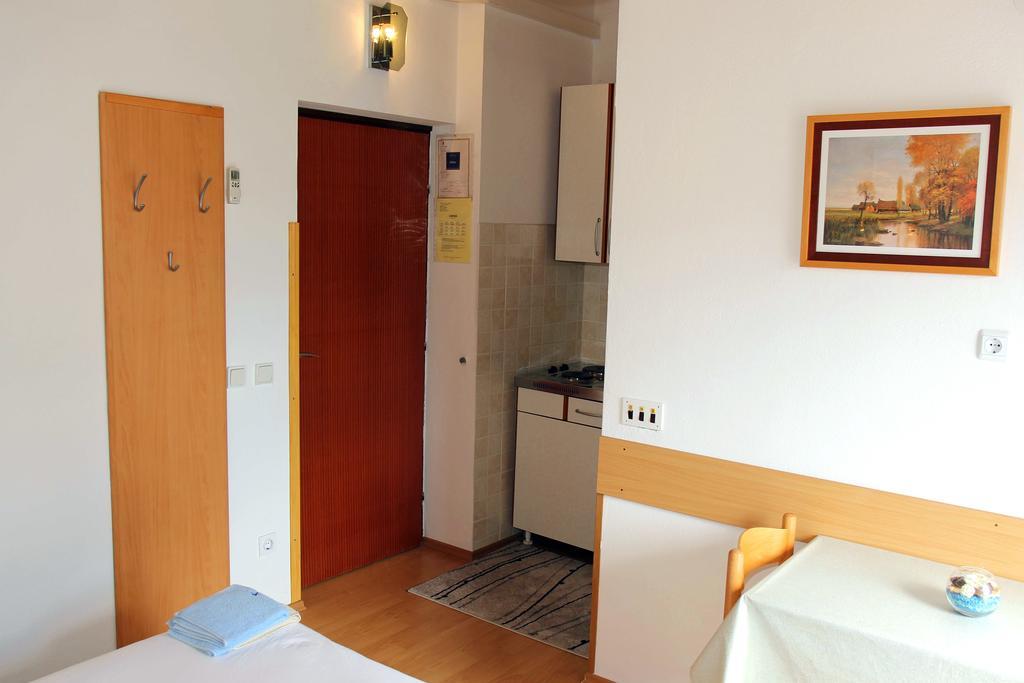 Apartments J&R Babara บีโอกราดนาโมรู ภายนอก รูปภาพ